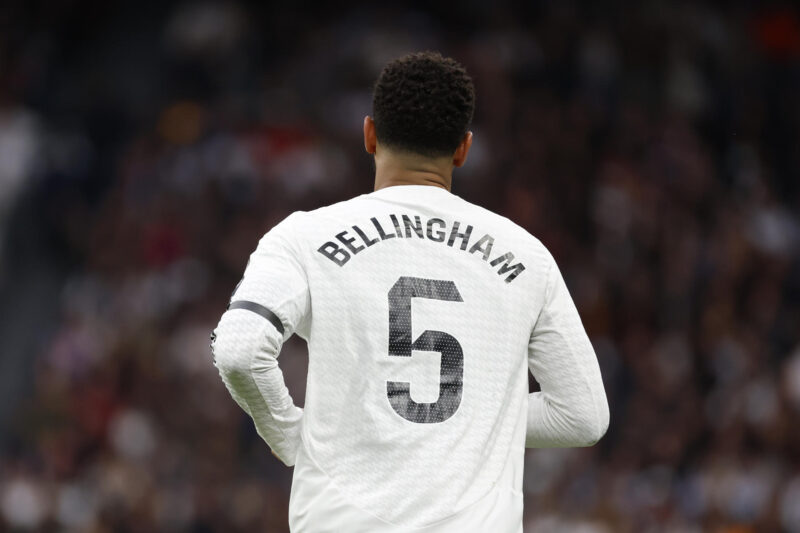 El centrocampista del Real Madrid Jude Bellingham durante el partido de la jornada 27 de LaLiga EA Sports entre el Real Madrid y el Rayo Vallecano en el Santiago Bernabéu. EFE/ (Archivo) Mariscal
