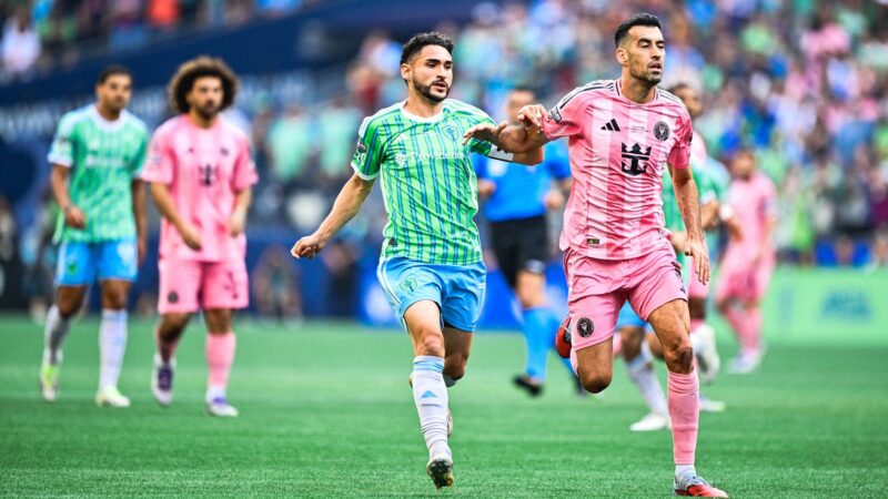 Jugadores de Seattle Sounders celebran el título de la Leagues Cup 2025 tras vencer a Inter Miami