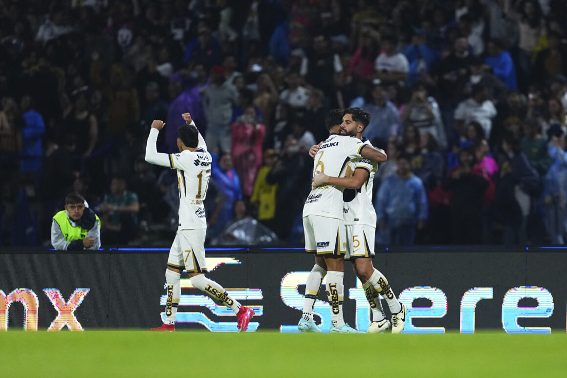 Pumas celebrando el gol ante Necaxa en la jornada 4 de Liga MX. | Foto tomada de X de @PumasMX