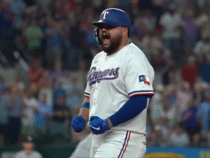 Rowdy Tellez protagonista de la victoria sobre Yankees