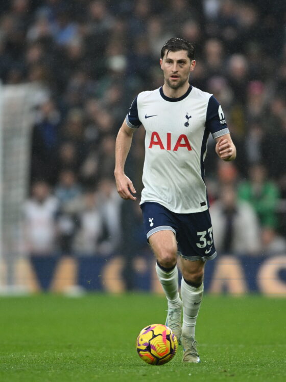 Fotografía de Daniel Hambury, en la que puede verse en una imagen de archivo del 1 de diciembre de 2024 al futbolista del Tottenham Hotspur's Ben Davies. EFE. Sólo uso editorial.