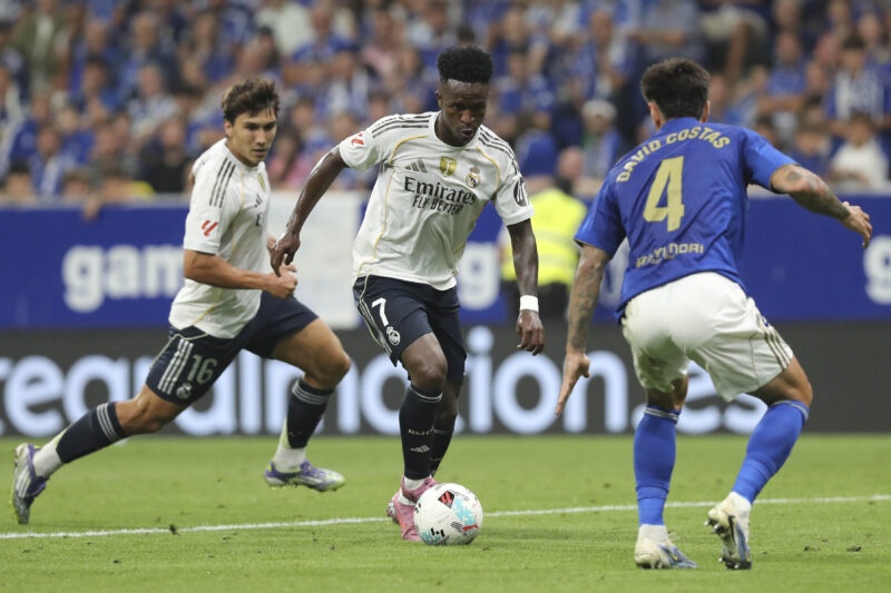 LaLiga denuncia cánticos contra Vinicius y el Real Madrid en Oviedo