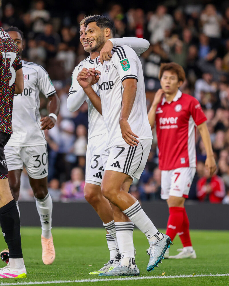 Raúl Jiménez clasifica al Fulham a la siguiente ronda de la Copa