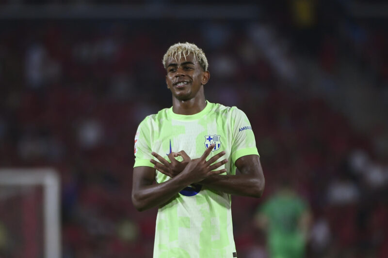 El delantero del FC Barcelona Lamine Yamal celebra su gol ante el Mallorca, en la primera jornada de LaLiga. EFE/ Miquel A. Borràs
