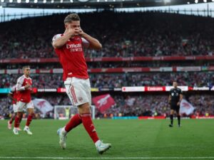 El delantero sueco del Arsenal Viktor Gyokeres marca el segundo gol durante el partido de la Premier League que han jugado Arsenal FC y Leeds United en el Emirates Stadium en Londres, Reino Unido. EFE/EPA/ANDY RAIN