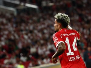 El jugador Luis Diaz, del Bayern Munich, celebra el 0-2 durante la Supercopa Franz Beckenbauer que han jugado VfB Stuttgart y Bayern Munich, en Stuttgart, Alemania. EFE/EPA/ANNA SZILAGYI