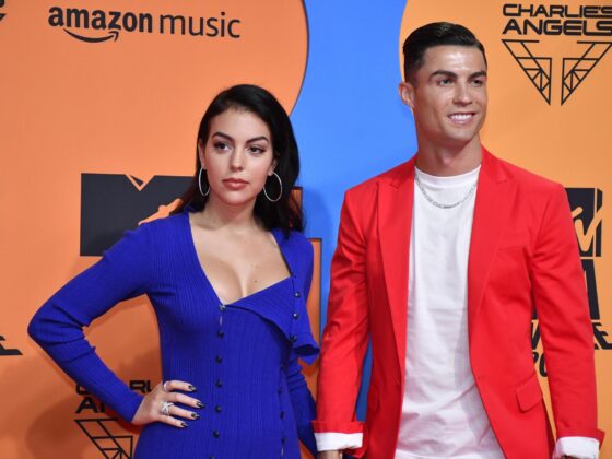 Foto archivo.  El futbolista Cristiano Ronaldo y su pareja Georgina Rodríguez posan durante el photocall de los premios MTV European Music Awards (EMA) que reconocen a los principales artistas europeos del momento. EFE/Raúl Caro Cadenas