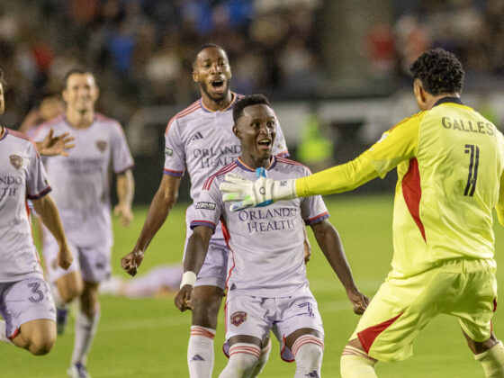 Jugadores de Orlando City celebran este miércoles, al finalizar el partido de cuartos de final de la Leagues Cup ante Toluca en el Dignity Health Sports Park en Carson (EE.UU.). EFE/ Armando Arorizo