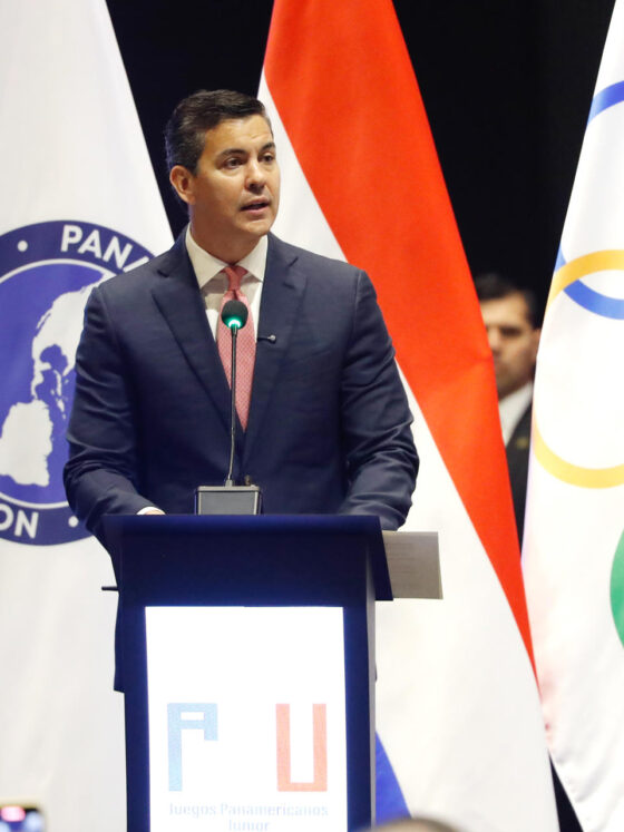 El presidente de Paraguay, Santiago Peña, habla durante el acto de apertura de la sexagésima tercera asamblea general de Panam Sports, en Luque (Paraguay). EFE/Juan Pablo Pino