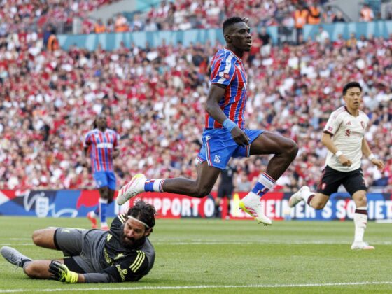 Ismaila Sarr marca el 2-2 del Crystal Palace ante el Liverpool en la Community Shield. EFE/EPA/TOLGA AKMEN
