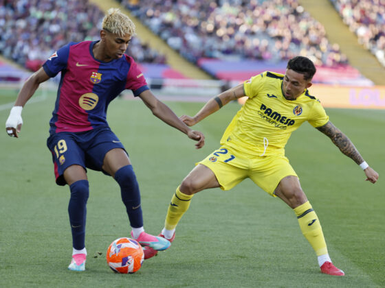 Foto de archivo de Lamine Yamal (i) y Yeremi Pino durante el encuentro de la jornada 37 de LaLiga entre Barcelona y Villarreal. EFE/Toni Albir