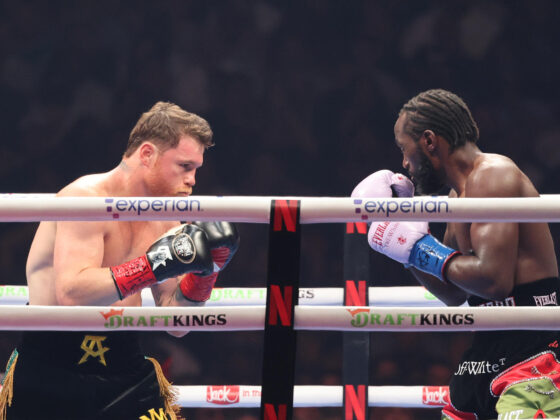 Análisis: El técnico 'Bud' Crawford superó al golpeador 'Canelo' Álvarez