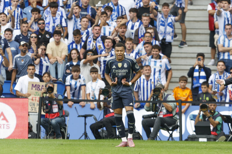 Real Madrid gana con 10 jugadores en San Sebastián Real Madrid gana con 10 jugadores en San Sebastián