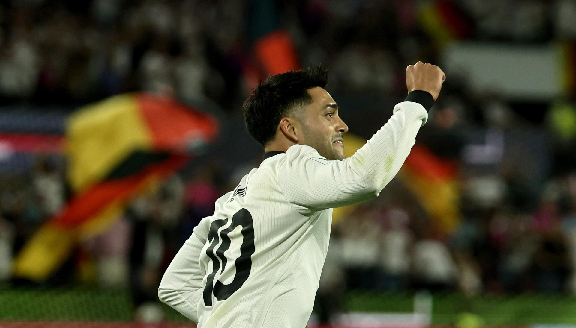 Alemania gana 3-1 a Irlanda y respira pero las dudas siguen EFE/EPA/RONALD WITTEK