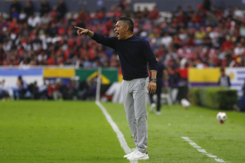 Liga MX: Todo lo que debes saber para el Clausura 2026 El León del fútbol mexicano anunció este lunes el regreso del entrenador Ignacio Ambriz al banquillo del equipo en el que milita el colombiano James Rodríguez. Fotografía de archivo. EFE/ Francisco Guasco