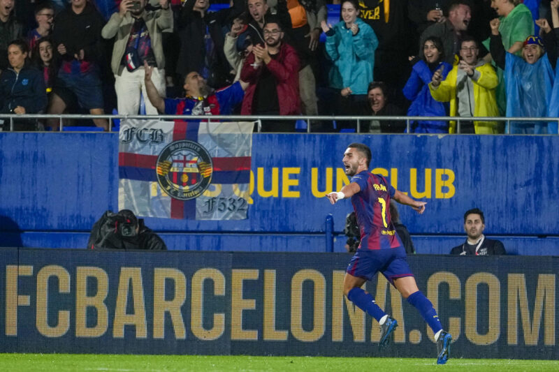 El delantero del Barcelona Ferran Torres celebra tras anotar el primer gol del equipo durante el partido de la jornada 5 de LaLiga EA Sports que disputan FC Barcelona y Getafe CF este domingo en el Estadi Johan Cruyff. EFE/ Alejandro Garcia