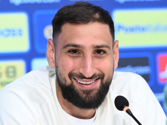 Gianluigi Donnarumma, capitán de la selección italiana y nuevo jugador del Manchester City, durante la rueda de prensa este miércoles en Coverciano, Forencia. EFE/EPA/CLAUDIO GIOVANNINI