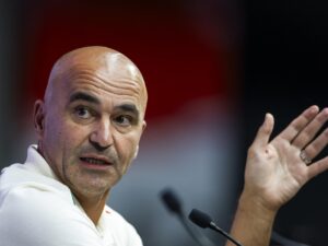 El seleccionador del Portugal, el español Roberto Martinez, en una rueda de prensa en Budapest, donde au equipo se enfrentará este martes a Hungría. EFE/EPA/JOSE SENA GOULAO