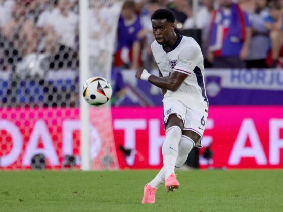 Fotografía de Olivier Matthys, en la que puede verse en una imagen de archivo del 25 de junio de 2024 al futbolista inglés Marc Guehi, durante un partido con la selección de su país. EFE