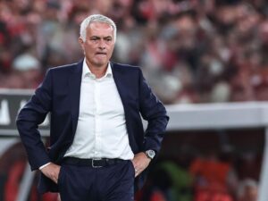 El entrenador del Benfica Jose Mourinho en Da Luz Stadium, en Lisboa. EFE/EPA/ANTONIO COTRIM