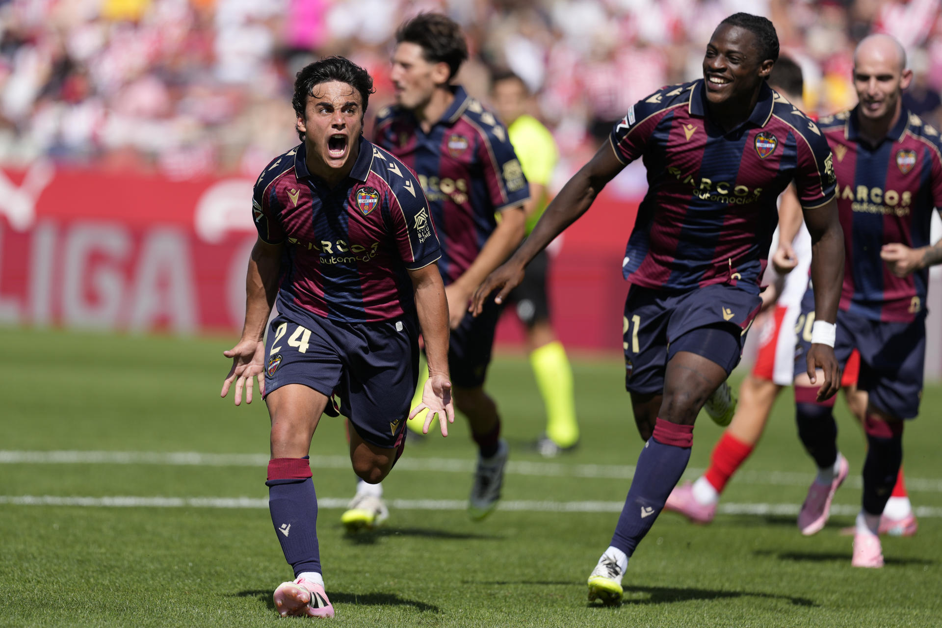 Club América hace oficial la llegada del español Carlos Álvarez Club América hace oficial la llegada del español Carlos Álvarez