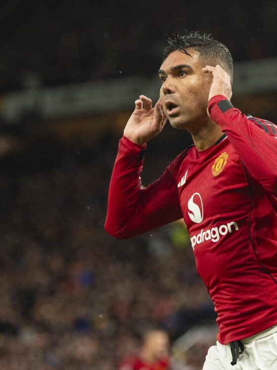 El centrocampista brasileño Casemiro, del Manchester United, durante el partido de laPremier League que han jugado Manchester United y Chelsea FC, en Mánchester, Reino Unido. EFE/EPA/PETER POWELL