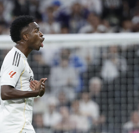 VIDEO Vinicius Jr, sale gritando y al vestuario tras salir de cambio Vinicius Jr.