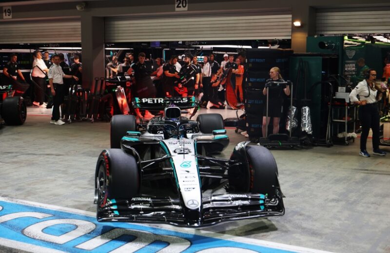 George Russell se adueña de la Pole en el dramático GP de Singapur