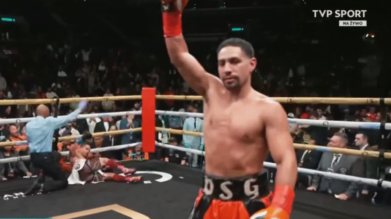 Danny García celebrando su KO ante Daniel González. Captura de pantalla.