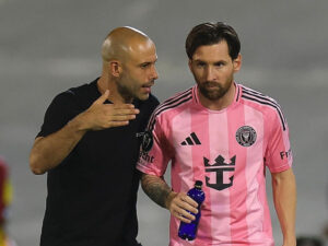 Javier Mascherano junto a Lionel Messi. Foto de archivo.