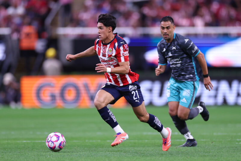 Chivas vs. Mazatlán, correspondiente a la jornada 13 del Apertura de la Liga MX 2025. / X: @Chivas