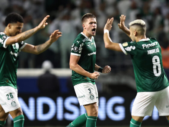 ¡Remontada histórica! Palmeiras golea a Liga de Quito en semifinales Bruno Fuchs (c), de Palmeiras, celebra un gol en el partido de vuelta por la semifinal de la Copa Libertadores ante Liga de Quito en el estadio Allianz Parque, en Sao Paulo (Brasil). EFE/Isaac Fontana