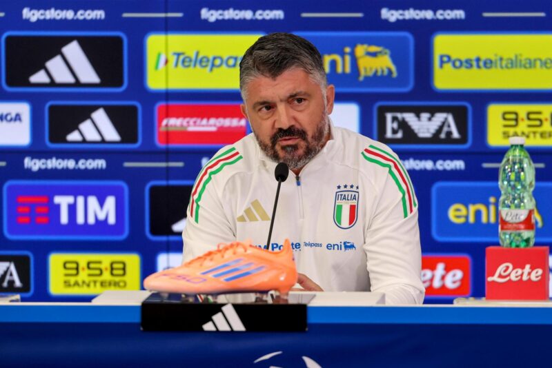 El seleccionador de Italia de fútbol, Gennaro Gattuso, durante la rueda de prensa de este lunes, previa al partido que su equipo disputará este martes contra Israel, correspondiente a la clasificación para el Mundial 2026. EFE/GIANNI STRIZZOLO