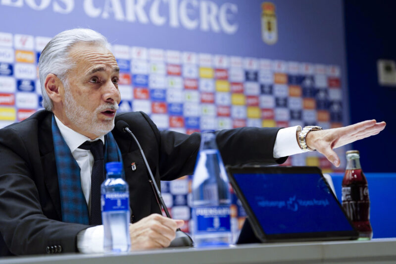 Ordenan arresto contra Jesus Martínez, dueño del Real Oviedo El presidente del Grupo Pachuca y máximo accionista del Real Oviedo, Jesús Martínez, da una rueda de prensa en el estadio Carlos Tartiere de Oviedo. Imagen de archivo. EFE/ Paco Paredes