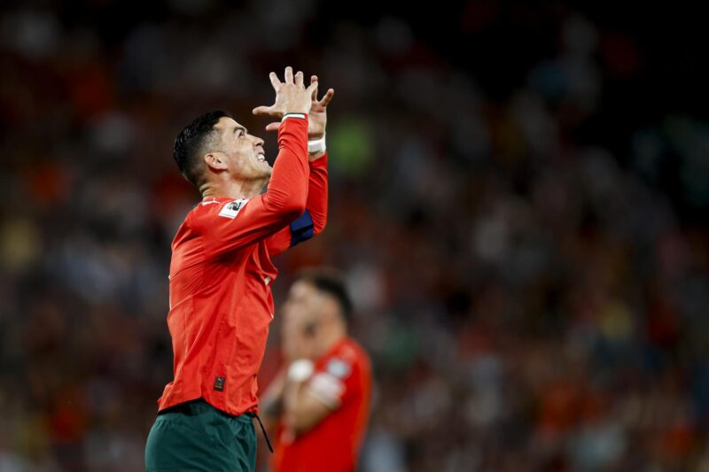 El portugués Cristiano Ronaldo se lamenta tras fallar un penalti durante el partido del Mundial 2026, correspondiente el grupo F, que han jugado Portugal e Irlanda en Lisboa. EFE/EPA/FILIPE AMORIM