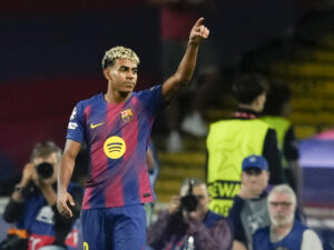 Subastan un cromo firmado por Lamine Yamal: qué tan alto es el precio? El delantero del Barcelona Lamine Yamal. EFE/Alejandro García