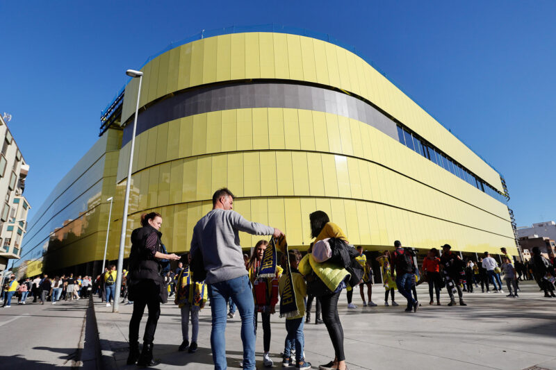 Foto de Domenech Castelló, en la que puede verse en una imagen de archivo del 31 de diciembre de 2022 el estadio de La Cerámica, el campo del Villarreal. EFE