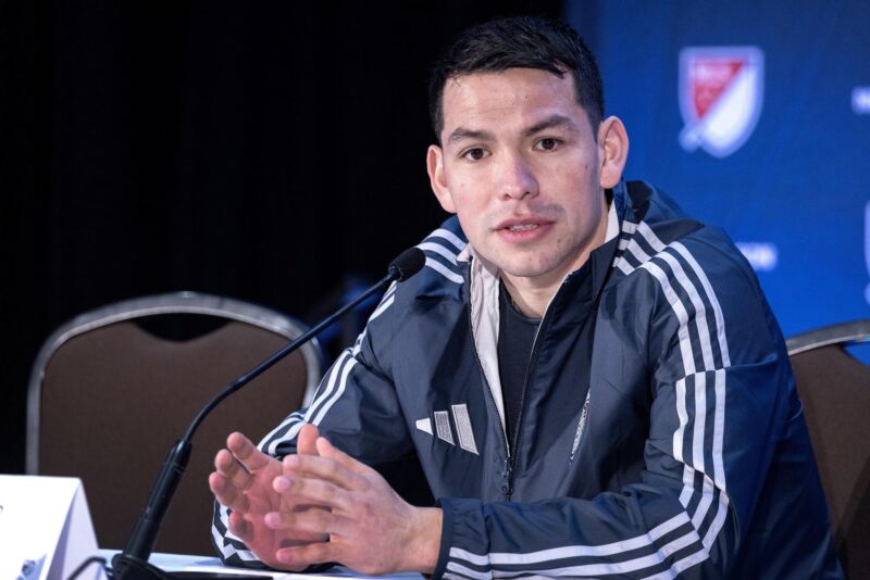 Terminó el 'castigo' de Hirving Lozano ¿Jugará el próximo partido? El jugador mexicano de San Diego, Hirving Lozano, durante una rueda de prensa el pasado 9 de enero. EFE/EPA/CRISTOBAL HERRERA-ULASHKEVICH
