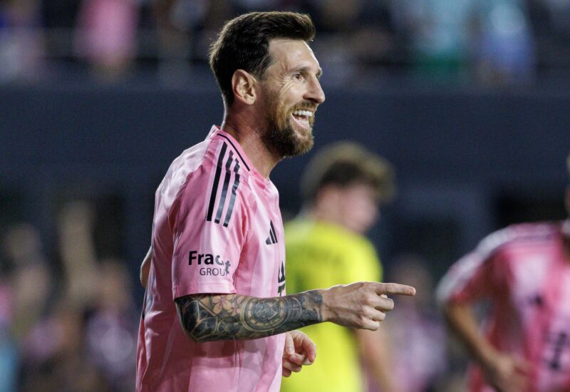 MLS: Doblete de Messi e Inter Miami da un paso a las semifinales Lionel Messi celebra uno de sus dos goles ante el Nashville en la MLS en el Chase Stadium en Fort Lauderdale, Florida. EFE/EPA/CRISTOBAL HERRERA-ULASHKEVICH