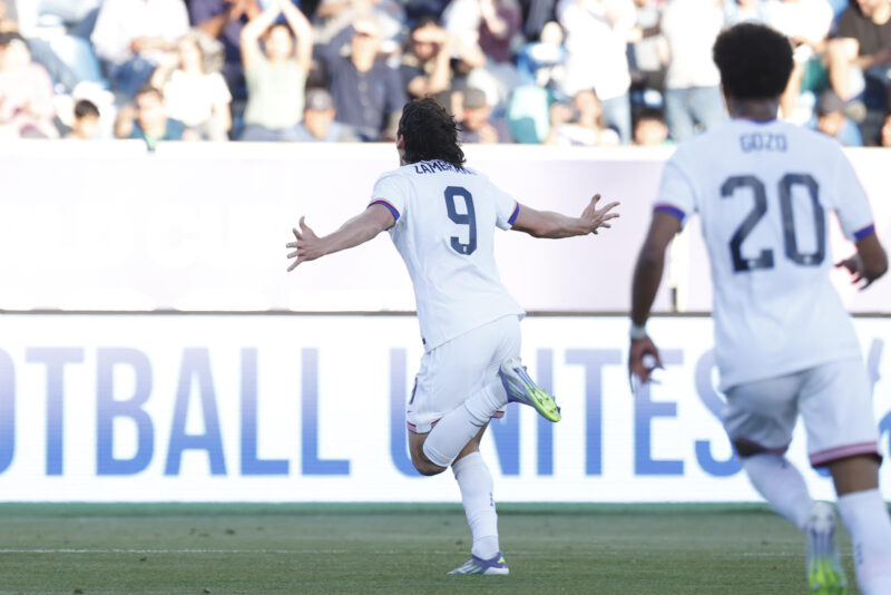 Marcos Zambrano (c) de Estados Unidos celebra un gol en un partido del grupo E de la Copa Mundial Sub-20. EFE/ Elvis González