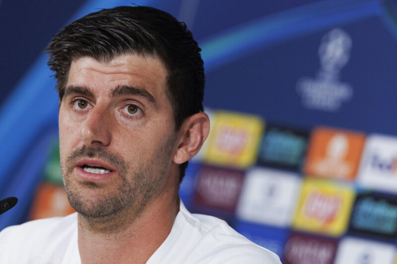 El portero del Real Madrid Thibaut Courtois en rueda de prensa tras el entrenamiento del equipo en la Ciudad Deportiva de Valdebebas previo su partido de Liga de Campeones contra la Juventus de Turín de mañana. EFE/Sergio Pérez