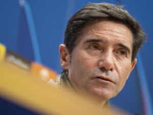 El entrenador del Villarreal, Marcelino García, este lunes, durante la rueda de prensa previa al partido de Liga de Campeones frente al Manchester City en el Estadio de la Cerámica. EFE/Andreu Esteban