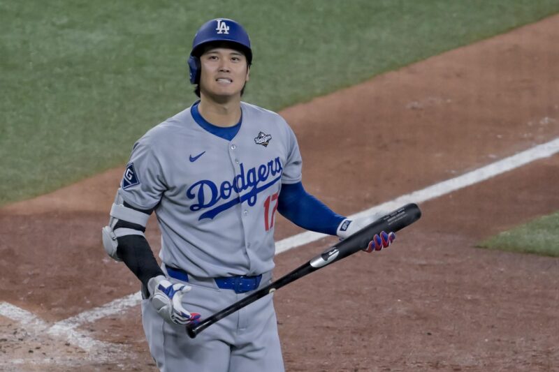 Toronto toma ventaja e histórico home run del mexicano Alejandro Kirk Shohei Ohtani, de los Dodgers, se poncha en el quinto inning del primer juego de la Serie Mundial ante los Azulejos en Toronto. EFE/EPA/EDUARDO LIMA