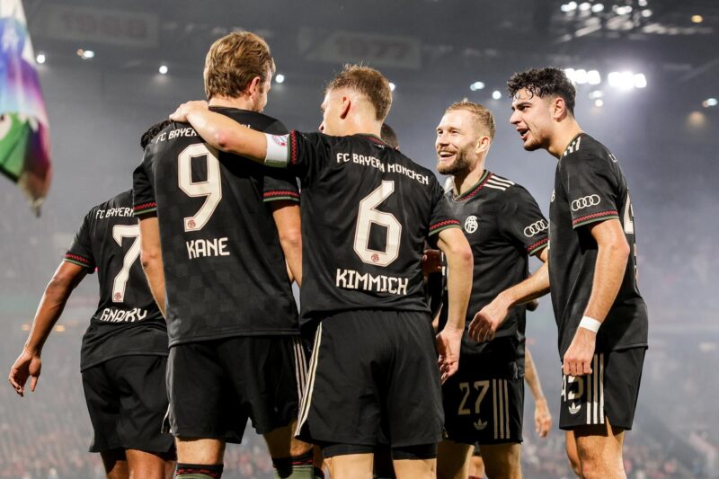 Bayern avanza en la Copa con goles de Luis Díaz y Harry Kane El jugado del Bayern Harry Kane (C) celebra el 2-1 con sus compañeros durante el partido de la DFB Cup que han jugado FC Cologne y Bayern Munich, en Colonia, Alemania. EFE/EPA/CHRISTOPHER NEUNDORF