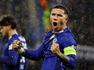 Enzo Fernandez durante el partido de la UEFA Champions League que han jugado Chelsea FC y AFC Ajax en Londres, Reino Unido. EFE/EPA/TOLGA AKMEN