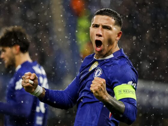 Enzo Fernandez durante el partido de la UEFA Champions League que han jugado Chelsea FC y AFC Ajax en Londres, Reino Unido. EFE/EPA/TOLGA AKMEN