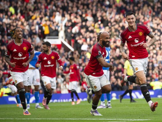 El jugador del United Benjamin Sesko celebra el segundo gol durante el partido de la Premier League que han jugado Manchester United y Sunderland AFC, en Manchester, Reino Unido. EFE/EPA/PETER POWELL