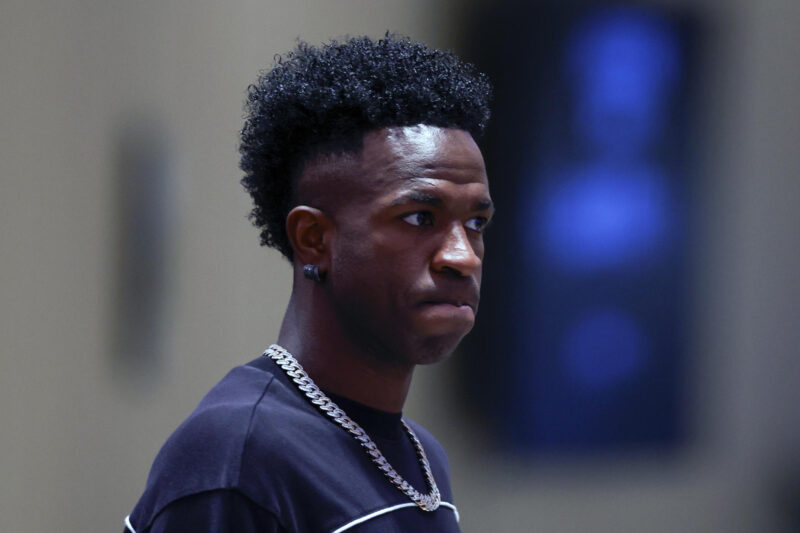 El delantero del Real Madrid Vinicius Jr. durante un acto celebrado este viernes en Madrid. EFE/Javier Lizón