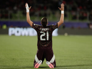 Tahiel Jiménez, de México, celebra un gol en el partido de octavos de final ante Chile del Mundial Sub-20. EFE/Adriana Thomasa