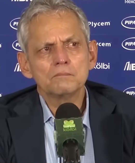 Reinaldo Rueda DT de Honduras en lágrimas tras la eliminación de Honduras